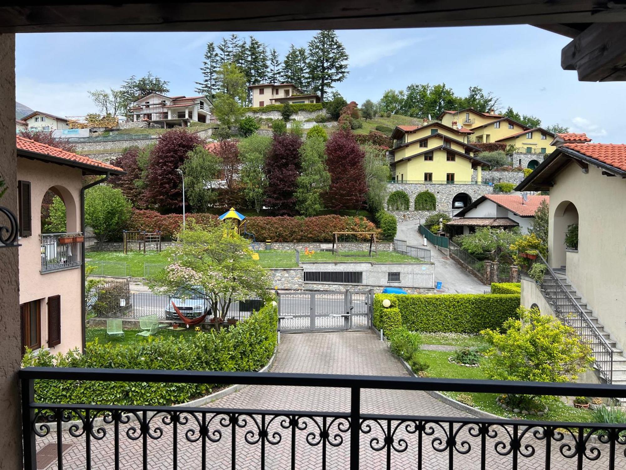 L'Acero Rosso - Giardino Privato E Box Auto Menaggio Exterior foto