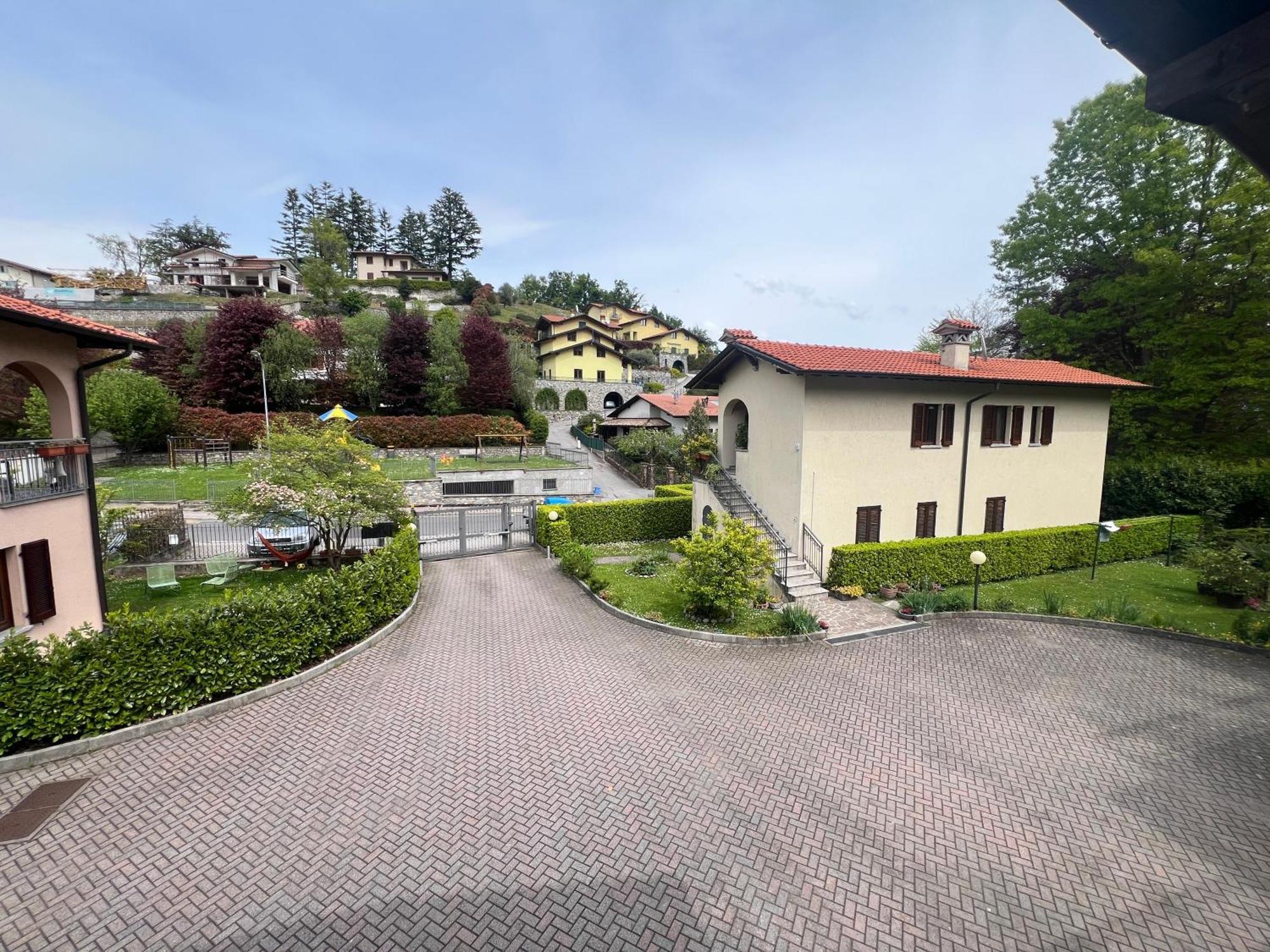 L'Acero Rosso - Giardino Privato E Box Auto Menaggio Exterior foto