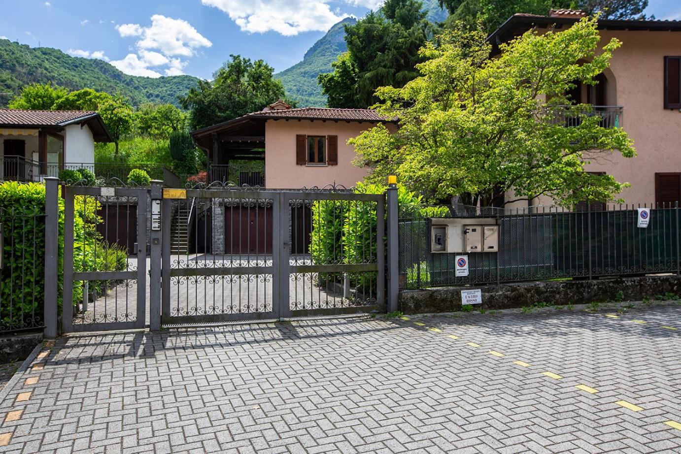 L'Acero Rosso - Giardino Privato E Box Auto Menaggio Exterior foto