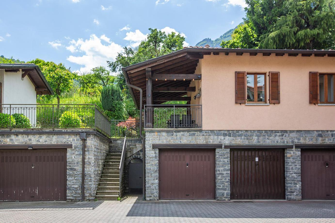 L'Acero Rosso - Giardino Privato E Box Auto Menaggio Exterior foto