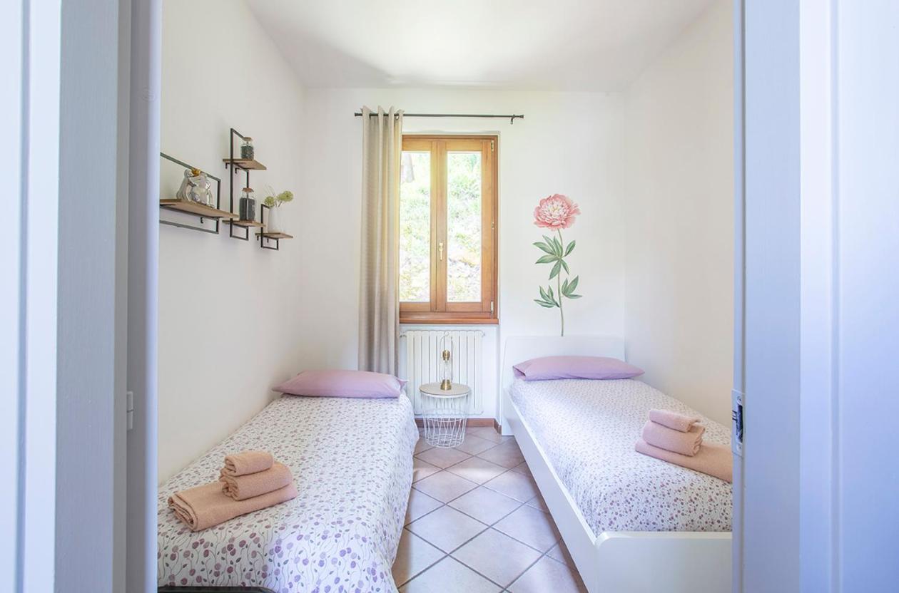 L'Acero Rosso - Giardino Privato E Box Auto Menaggio Exterior foto